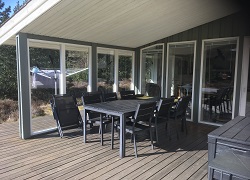 Overdkket Terrasse med siddegruppe