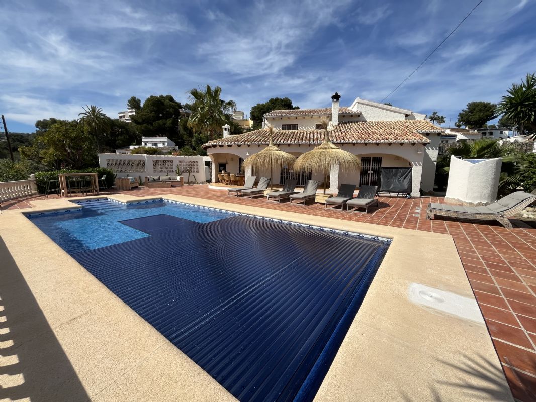 Casa El Destino: walking distance to restaurant, supermarket and the sea. Located near to Moraira.